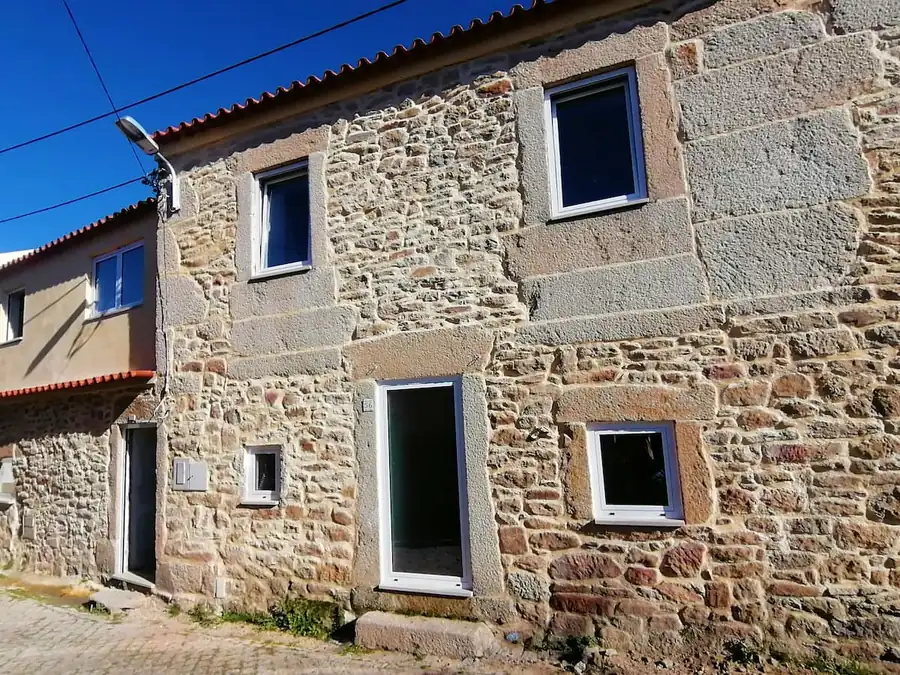 Casas de Villar — traditional stone holiday home in Vilar de Amargo