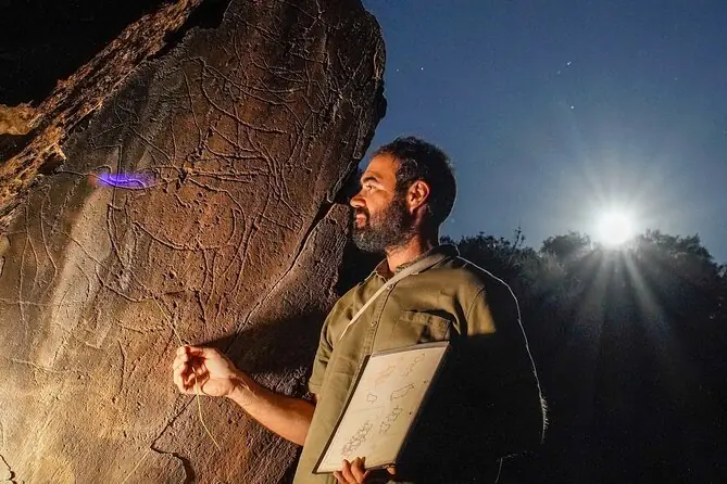 Night visit to the rock art under the moon